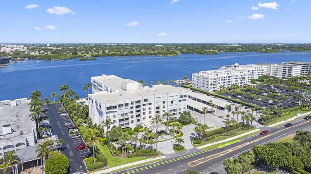 2860 S OCEAN Boulevard 302, Palm Beach, FL 33480