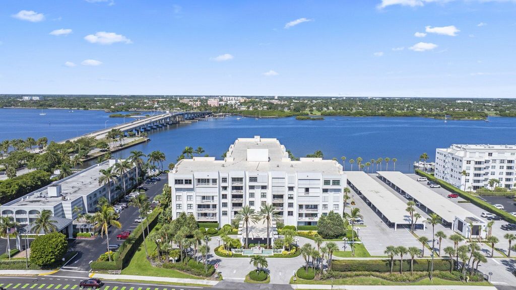 2860 S OCEAN Boulevard 302, Palm Beach, FL 33480