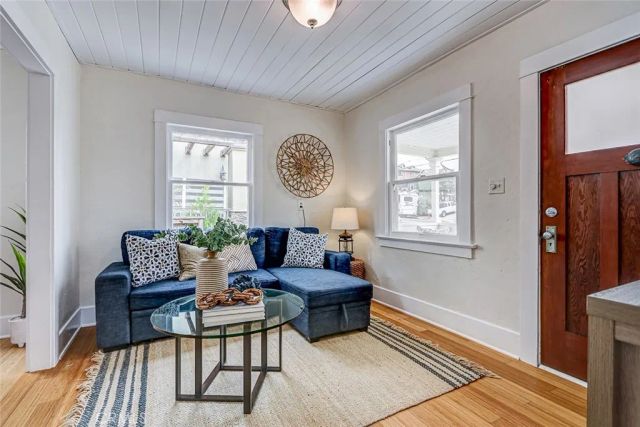 221 S Guadalupe, Redondo Beach, CA 90277