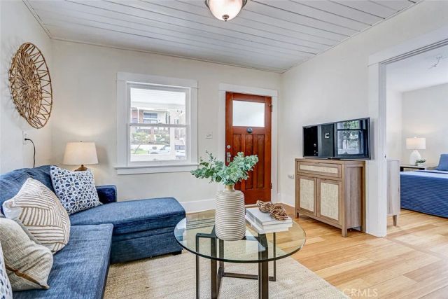 221 S Guadalupe, Redondo Beach, CA 90277