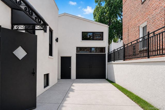 994 E 54th Street, Brooklyn, NY 11234