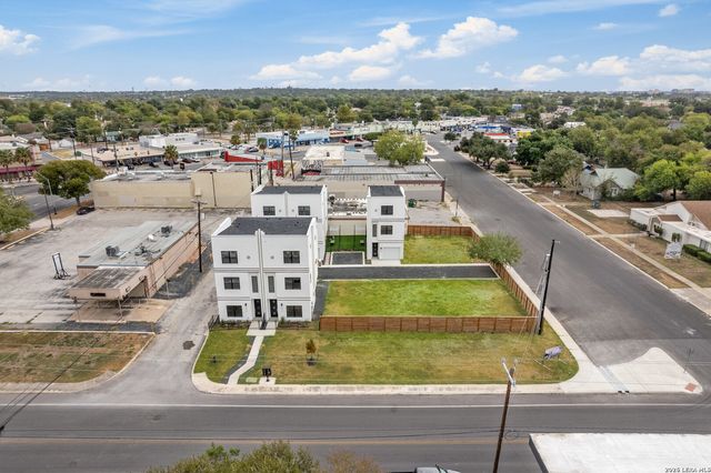 3208 N Elmendorf, San Antonio, TX 78201