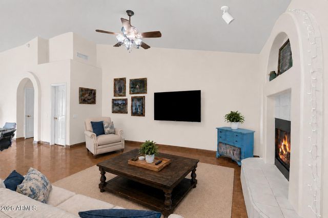 1220 N CAYMAN Drive, Gilbert, AZ 85234