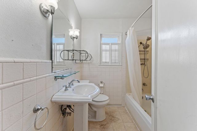 7265 Falcon Rd, Fair Oaks, CA 95628