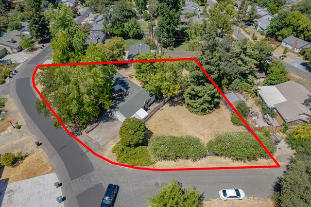 7265 Falcon Rd, Fair Oaks, CA 95628