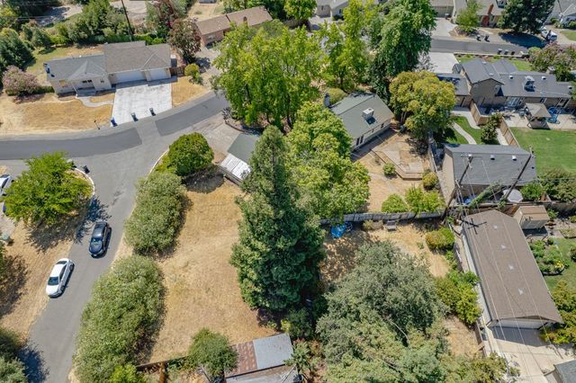 7265 Falcon Rd, Fair Oaks, CA 95628