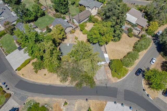 7265 Falcon Rd, Fair Oaks, CA 95628