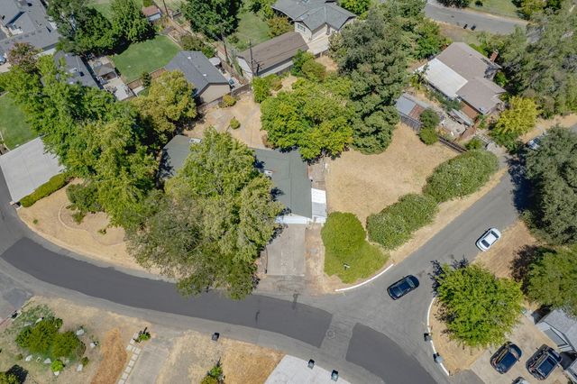 7265 Falcon Rd, Fair Oaks, CA 95628