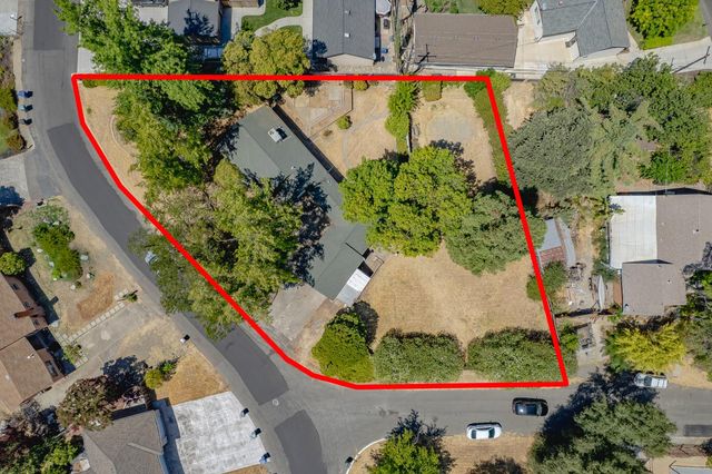 7265 Falcon Rd, Fair Oaks, CA 95628