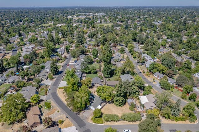 7265 Falcon Rd, Fair Oaks, CA 95628