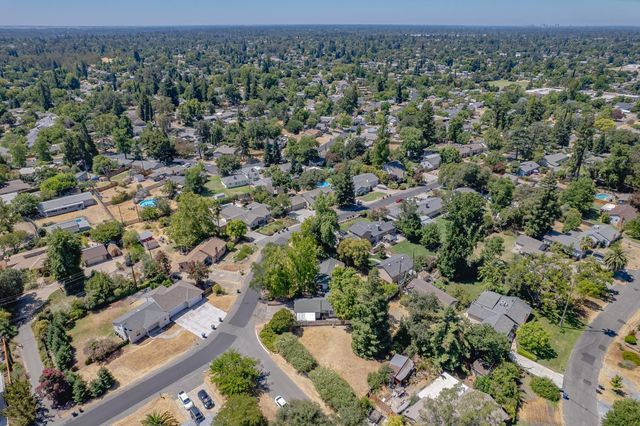 7265 Falcon Rd, Fair Oaks, CA 95628