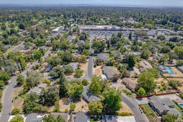 7265 Falcon Rd, Fair Oaks, CA 95628