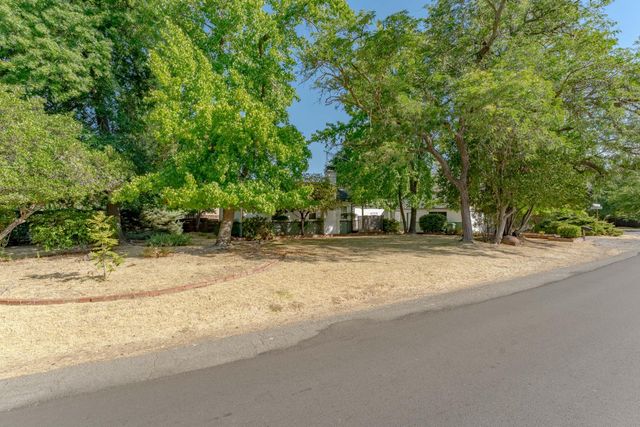7265 Falcon Rd, Fair Oaks, CA 95628