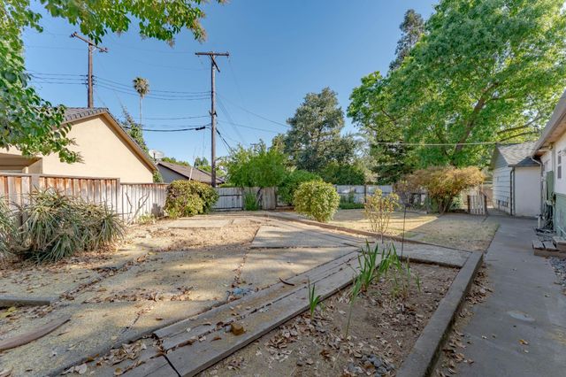 7265 Falcon Rd, Fair Oaks, CA 95628