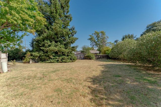 7265 Falcon Rd, Fair Oaks, CA 95628