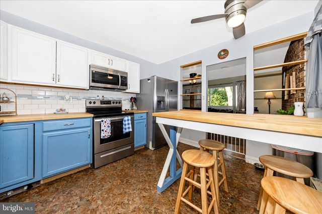 202 BETHLEHEM CT, Hagerstown, MD 21740