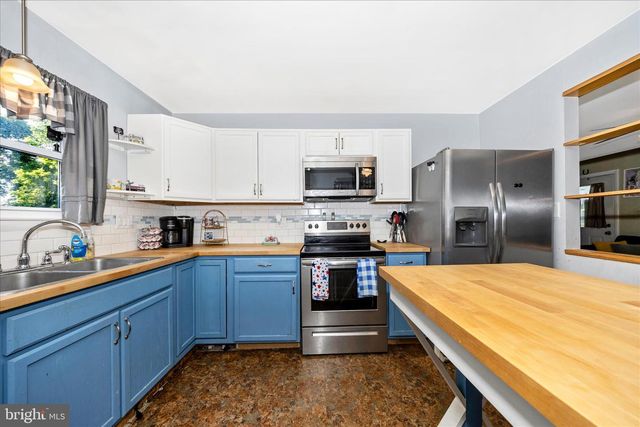 202 BETHLEHEM CT, Hagerstown, MD 21740