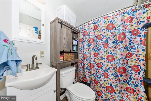 202 BETHLEHEM CT, Hagerstown, MD 21740