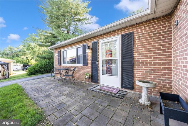 202 BETHLEHEM CT, Hagerstown, MD 21740