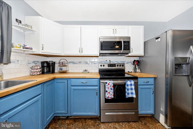 202 BETHLEHEM CT, Hagerstown, MD 21740