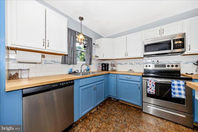 202 BETHLEHEM CT, Hagerstown, MD 21740