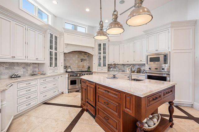 2365 Azure Circle, Palm Beach Gardens, FL 33410
