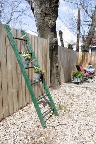 417 Gwendolyn St, Louisville, KY 40203