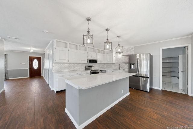7703 Sandia Bluff, San Antonio, TX 78240
