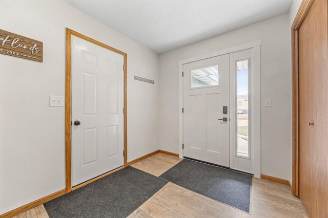 1907 33rd Street S, Moorhead, MN 56560