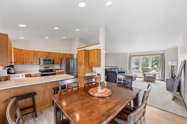 1907 33rd Street S, Moorhead, MN 56560