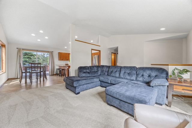 1907 33rd Street S, Moorhead, MN 56560