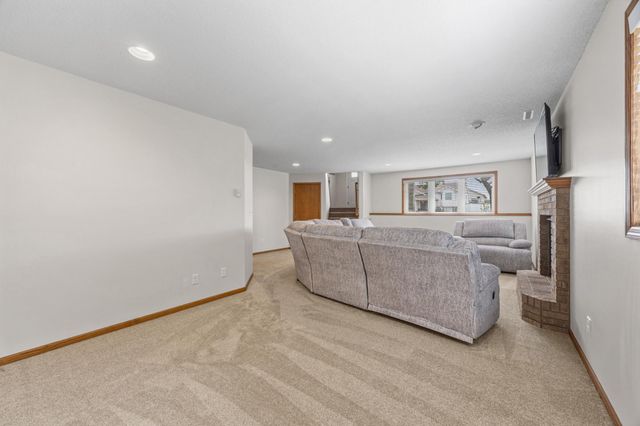 1907 33rd Street S, Moorhead, MN 56560