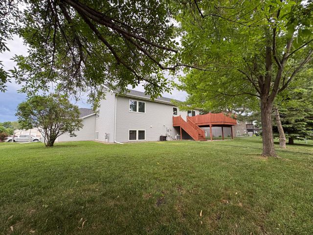 1907 33rd Street S, Moorhead, MN 56560