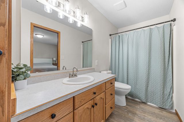 1907 33rd Street S, Moorhead, MN 56560