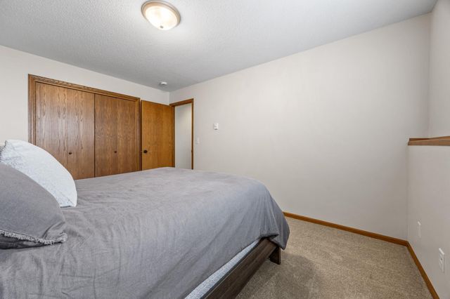 1907 33rd Street S, Moorhead, MN 56560