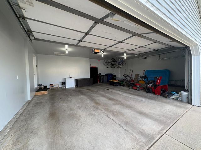 1907 33rd Street S, Moorhead, MN 56560