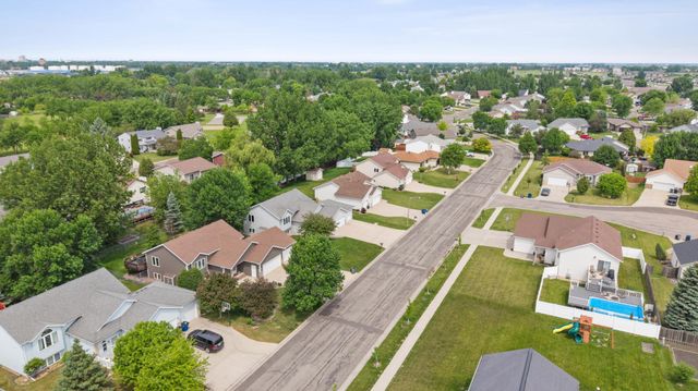 1907 33rd Street S, Moorhead, MN 56560