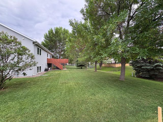 1907 33rd Street S, Moorhead, MN 56560
