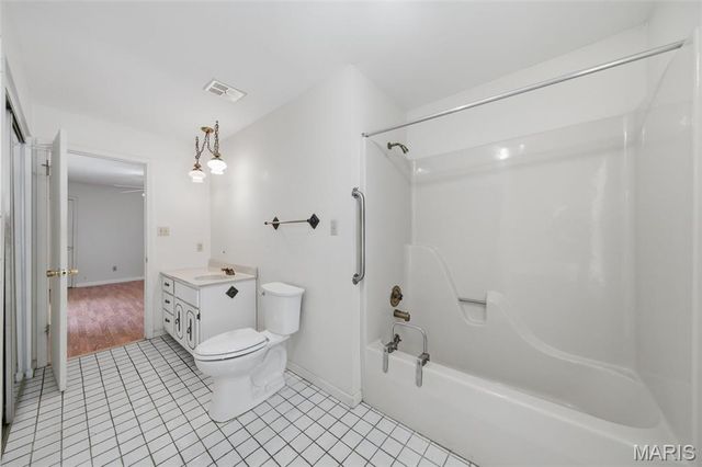 36 Marine Lane, Maryland Heights, MO 63043