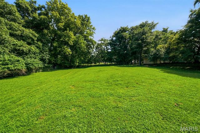 36 Marine Lane, Maryland Heights, MO 63043