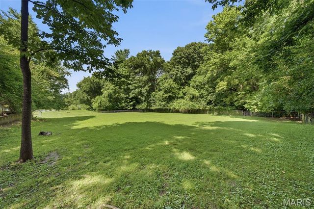 36 Marine Lane, Maryland Heights, MO 63043
