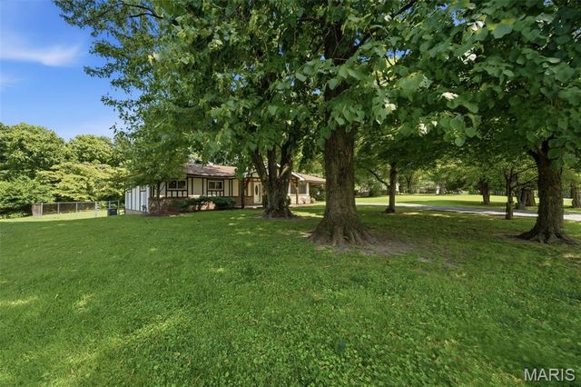36 Marine Lane, Maryland Heights, MO 63043