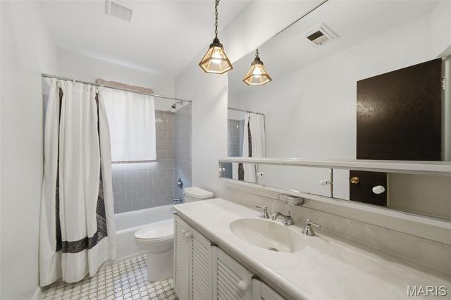 36 Marine Lane, Maryland Heights, MO 63043