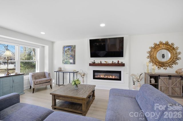 1186 Riverwood Drive, Lexington, NC 27292