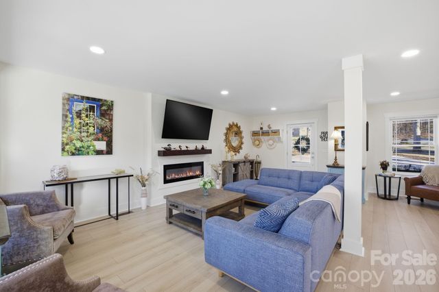 1186 Riverwood Drive, Lexington, NC 27292