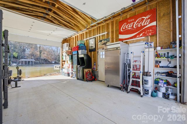 1186 Riverwood Drive, Lexington, NC 27292