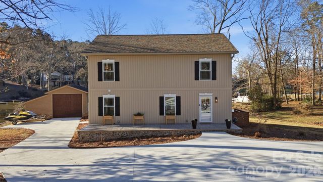 1186 Riverwood Drive, Lexington, NC 27292