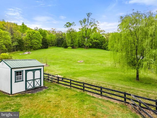 2459 THOROUGHFARE RD, Brightwood, VA 22715