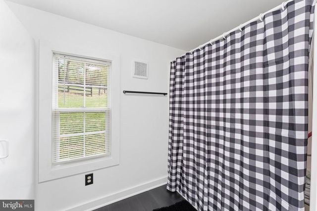 2459 THOROUGHFARE RD, Brightwood, VA 22715