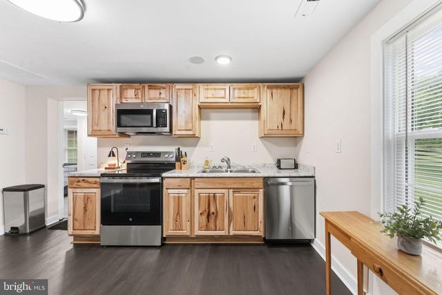 2459 THOROUGHFARE RD, Brightwood, VA 22715